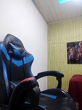 Catalehia Milk online show from September 25, 2025, 7:42 pm