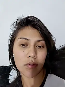 Catalehia Milk online show from November 16, 2025, 4:17 am