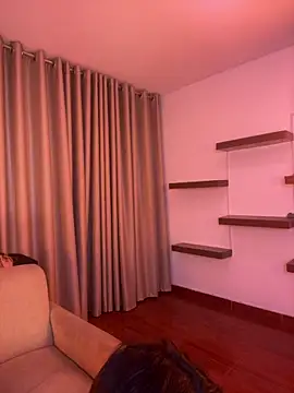 Snapshot of Alice_Biel chatting on April 3, 2026, 11:22 pm Alice Biel online show from April 3, 2026, 11:22 pm