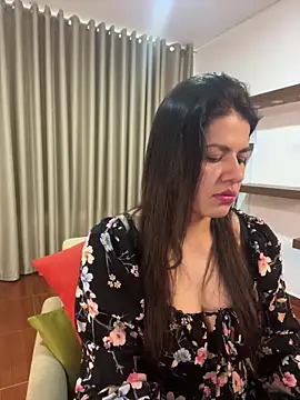 Snapshot of Alice_Biel chatting on February 28, 2025, 10:28 pm Alice Biel online show from February 28, 2025, 10:28 pm