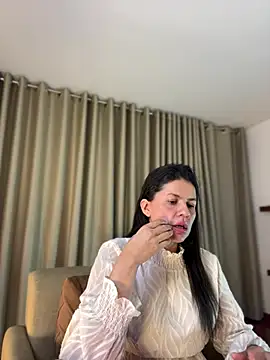 Snapshot of Alice_Biel chatting on June 21, 2026, 1:33 am Alice Biel online show from June 21, 2026, 1:33 am
