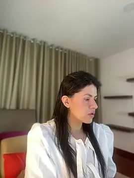 Snapshot of Alice_Biel chatting on May 29, 2026, 1:28 pm Alice Biel online show from May 29, 2026, 1:28 pm