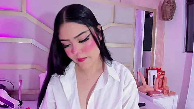 dollsweety online show from October 7, 2025, 10:33 pm