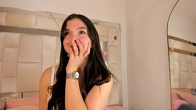 Snapshot of isabella_gomez11 chatting on June 6, 2026, 11:21 pm isabella gomez11 online show from June 6, 2026, 11:21 pm