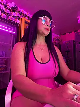 Hot beauty   online show from April 14, 2026, 5:23 am