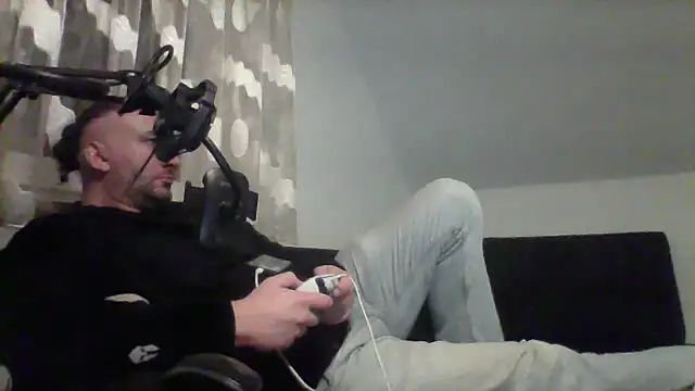 NewyorkDimi online show from November 5, 2025, 1:09 am