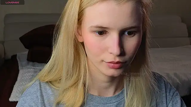 Snapshot of elsa_limerence chatting on February 12, 2025, 8:27 am elsa limerence online show from February 12, 2025, 8:27 am