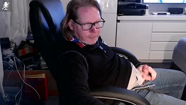 VSteph online show from November 13, 2025, 8:57 pm