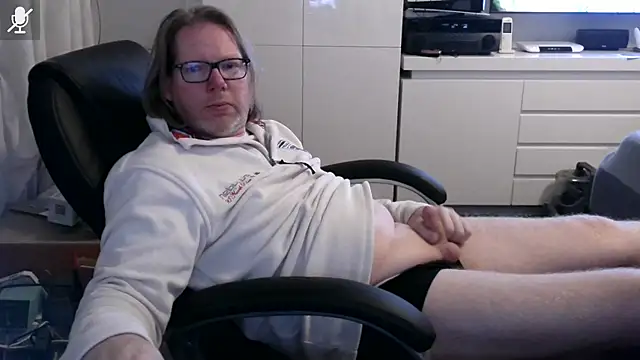 Snapshot of VSteph chatting on February 4, 2026, 11:22 pm VSteph online show from February 4, 2026, 11:22 pm