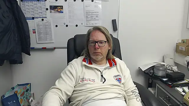 Snapshot of VSteph chatting on February 6, 2026, 4:58 pm VSteph online show from February 6, 2026, 4:58 pm