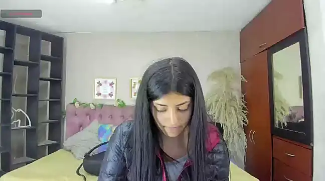 Lia Keen online show from March 12, 2025, 8:20 pm