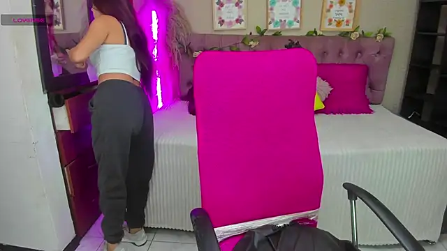 Lia Keen online show from November 22, 2025, 12:59 pm