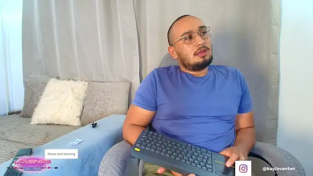 Snapshot of XXCOUPLESSEX chatting on April 4, 2026, 5:36 am XXCOUPLESSEX online show from April 4, 2026, 5:36 am