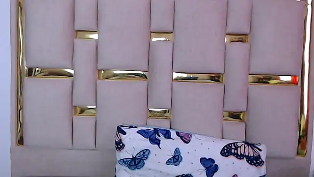 nina carther online show from November 15, 2025, 11:14 am