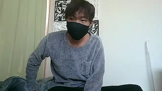 UKI06 online show from February 14, 2025, 4:37 am