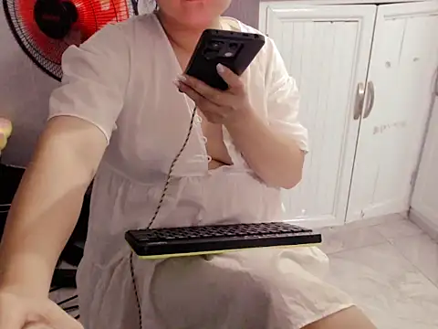 Snapshot of Asian_girl19 chatting on February 27, 2026, 12:27 pm Asian girl19 online show from February 27, 2026, 12:27 pm