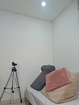 Anal Luucia online show from May 11, 2026, 12:17 pm