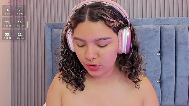 Snapshot of pretty_sunlight_ chatting on April 26, 2026, 10:40 pm pretty sunlight online show from April 26, 2026, 10:40 pm