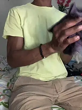 Johnras121 online show from April 6, 2026, 11:06 pm