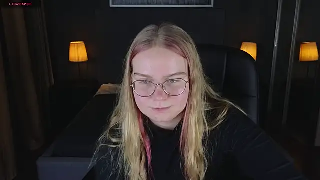 Snapshot of marydoji chatting on January 4, 2025, 3:18 am marydoji online show from January 4, 2025, 3:18 am