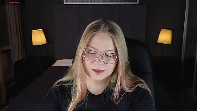 Snapshot of marydoji chatting on January 11, 2025, 6:12 pm marydoji online show from January 11, 2025, 6:12 pm