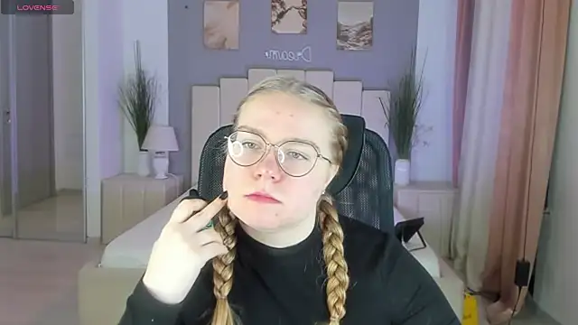 Snapshot of marydoji chatting on February 6, 2025, 5:35 am marydoji online show from February 6, 2025, 5:35 am