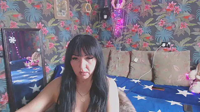 SusanLaNice online show from February 4, 2025, 8:13 am