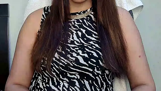 MIss-Naina online show from April 12, 2026, 6:49 am