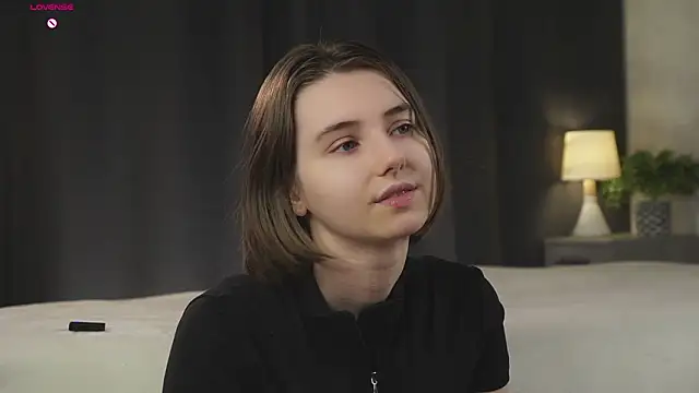 MeghanElson online show from February 17, 2026, 1:19 pm