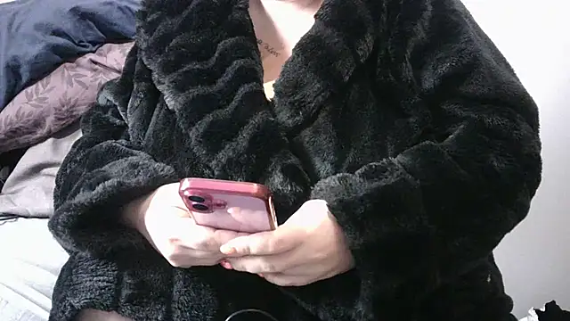 busty-bella1 online show from October 15, 2025, 9:06 am