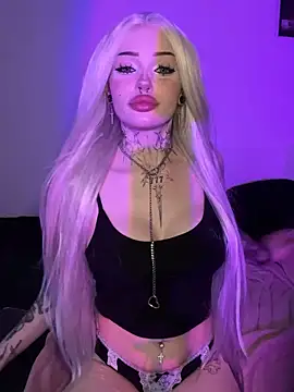 madelinexx online show from September 9, 2025, 9:52 am