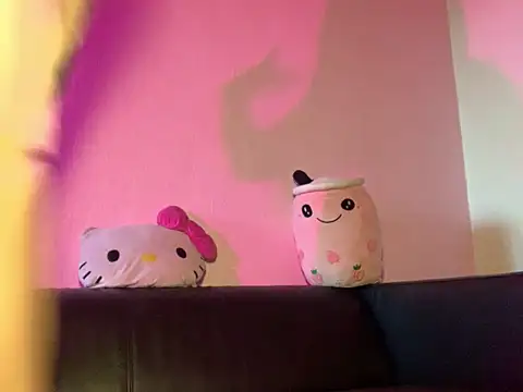 madelinexx online show from March 17, 2025, 5:05 pm