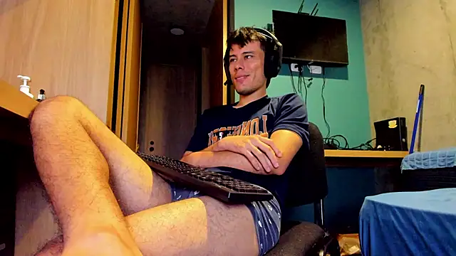 Snapshot of Huge_latin_cock chatting on June 11, 2026, 2:53 am Huge latin cock online show from June 11, 2026, 2:53 am