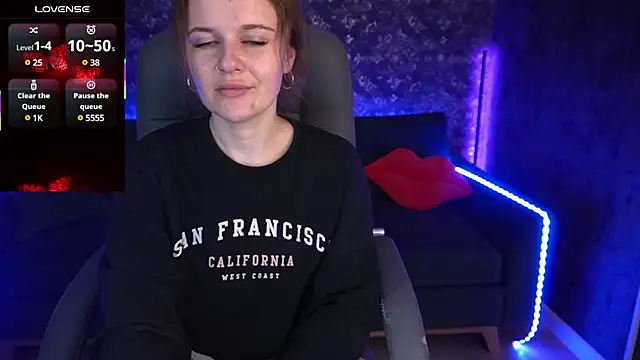 MaribelRiverr  online show from March 13, 2025, 10:26 am