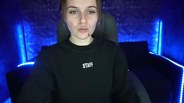 MaribelRiverr  online show from March 4, 2025, 12:33 pm