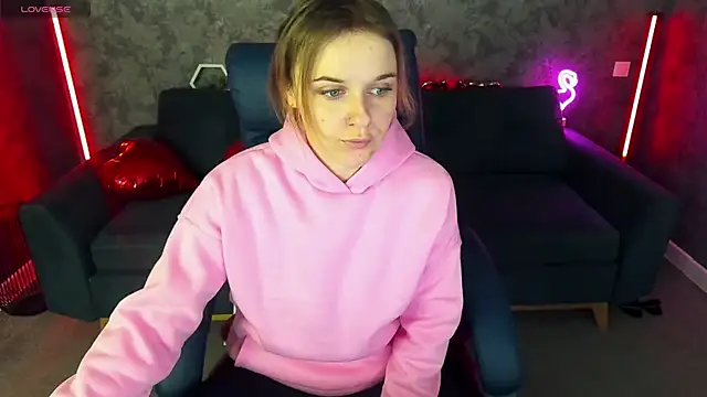 MaribelRiverr  online show from February 14, 2026, 6:13 am