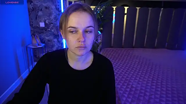 MaribelRiverr  online show from November 14, 2025, 6:39 am