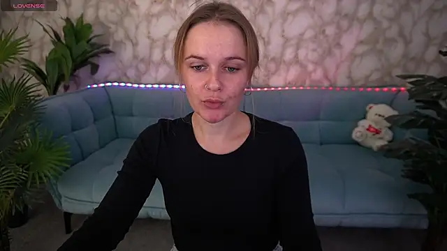 MaribelRiverr  online show from October 14, 2025, 5:52 am