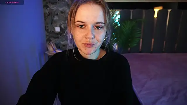 MaribelRiverr  online show from November 4, 2025, 6:39 am