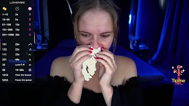 MaribelRiverr  online show from September 15, 2025, 7:42 am