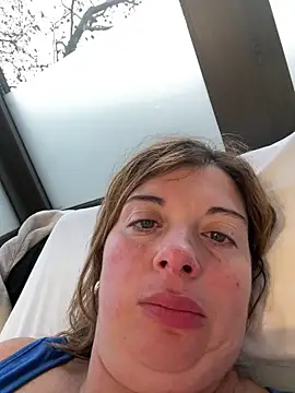 Snapshot of Lombada chatting on December 3, 2025, 7:08 am Lombada online show from December 3, 2025, 7:08 am