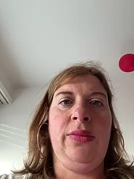 Snapshot of Lombada chatting on December 20, 2025, 8:50 am Lombada online show from December 20, 2025, 8:50 am