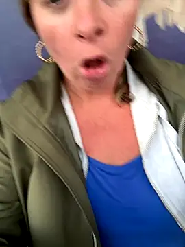 Snapshot of Lombada chatting on November 2, 2025, 2:55 pm Lombada online show from November 2, 2025, 2:55 pm