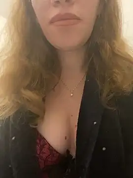 EvaRush online show from December 6, 2024, 8:12 pm