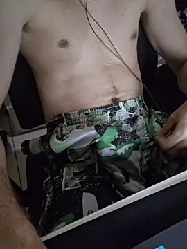 Snapshot of OliverWtdh chatting on February 12, 2026, 6:40 pm OliverWtdh online show from February 12, 2026, 6:40 pm