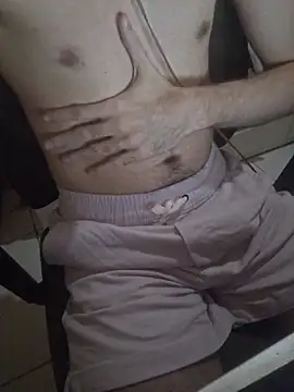 Snapshot of OliverWtdh chatting on February 23, 2026, 4:51 pm OliverWtdh online show from February 23, 2026, 4:51 pm