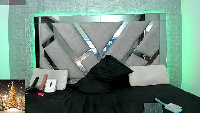 Snapshot of Kayal-stone chatting on December 15, 2024, 7:13 am Kayal-stone online show from December 15, 2024, 7:13 am