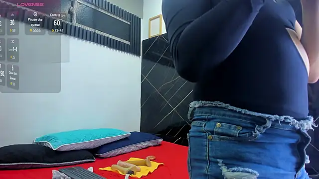 Analiasmith89 online show from November 11, 2025, 3:45 am