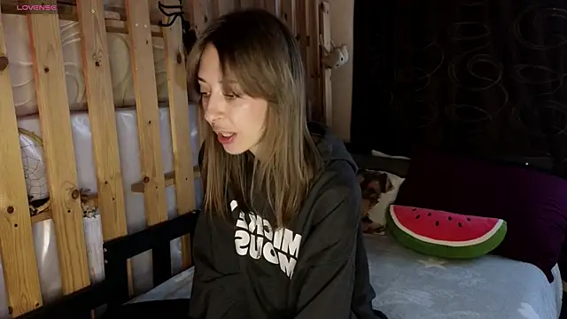 NinaNovalicious online show from April 24, 2026, 6:37 am