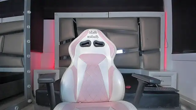 Miss  pretty  online show from October 29, 2025, 7:51 am